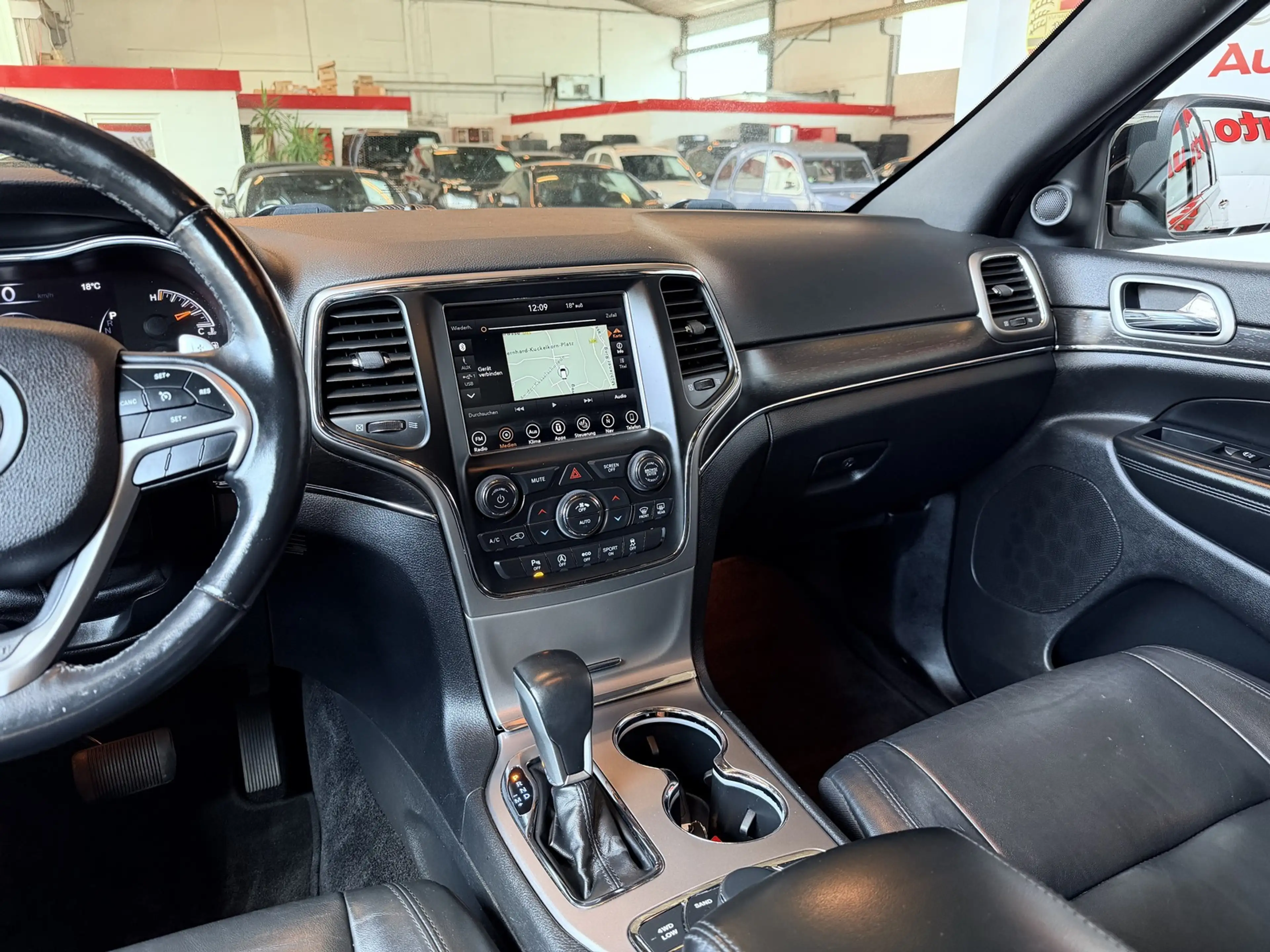 Jeep Grand Cherokee 3.0 CRD Limited *Pano*AHK*NAVI*** **************** — photo 14