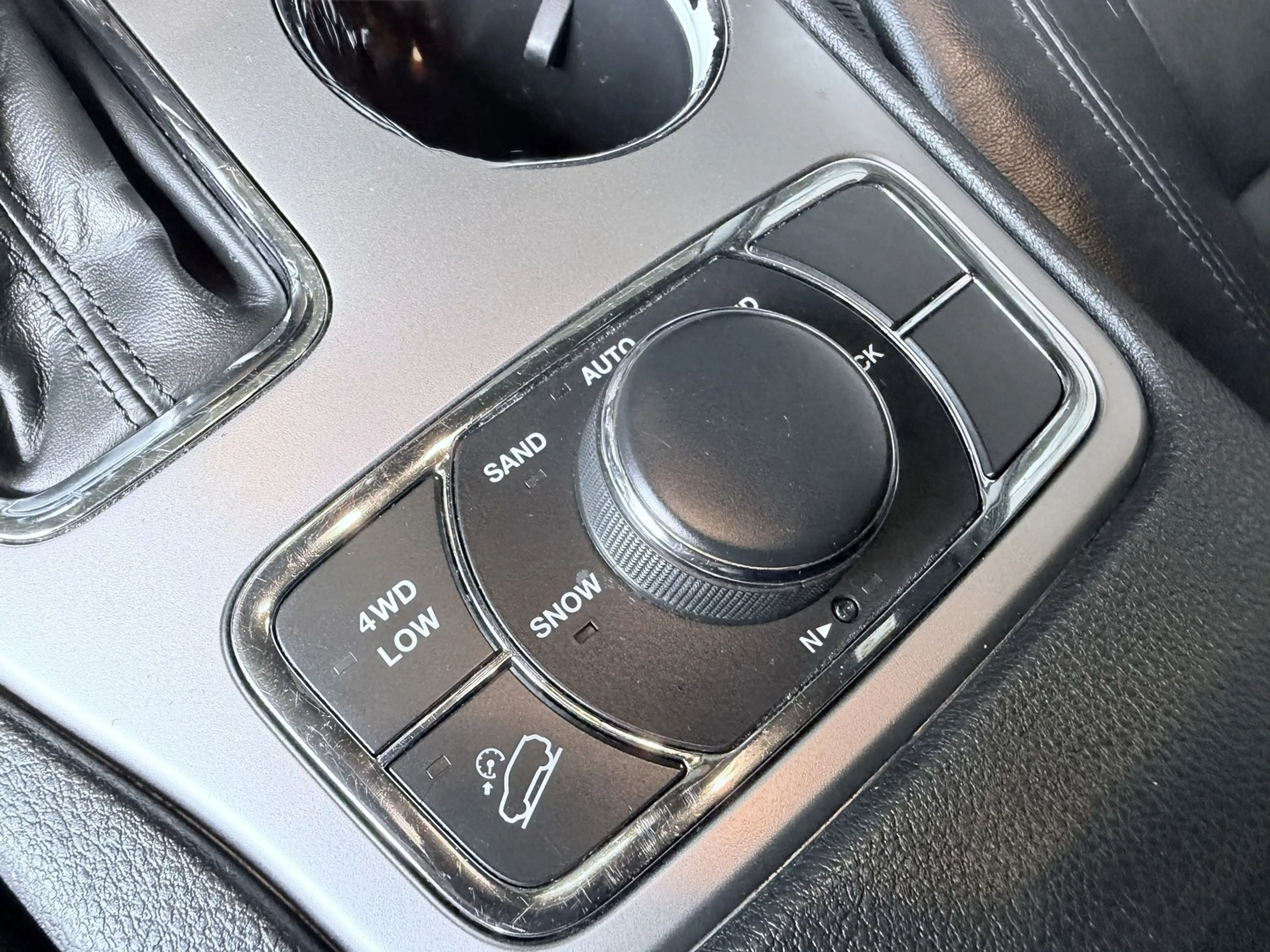 Jeep Grand Cherokee 3.0 CRD Limited *Pano*AHK*NAVI*** **************** — photo 19