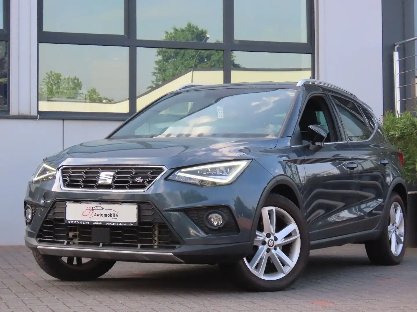 SEAT Arona 1.0 TSI FR DSG Grau - 2