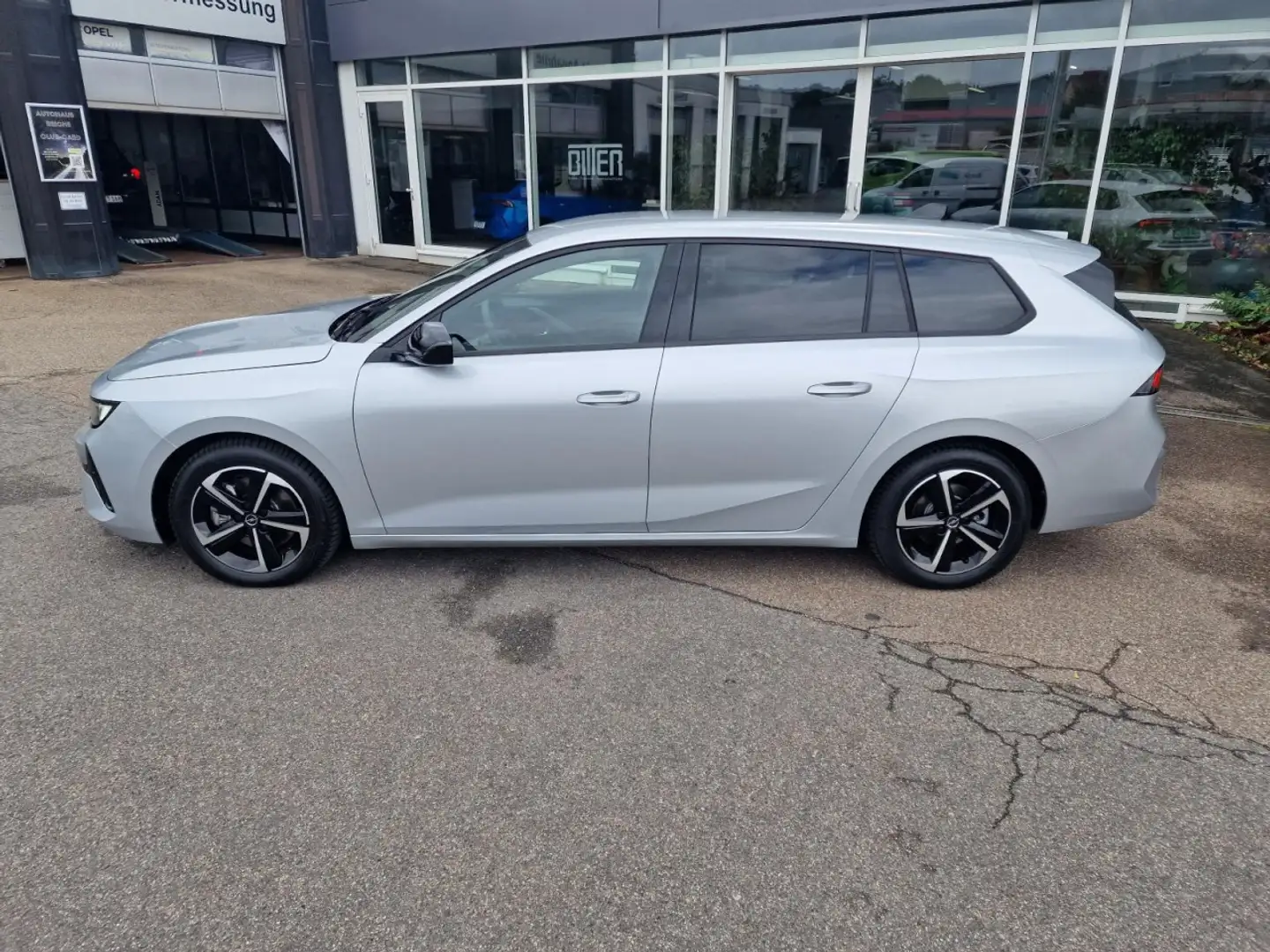 Opel Astra ST GS 1,2 AHK+NAV+SHZ+LHZ+TWW+PDC+RFK+KEYL Klima Grau - 2