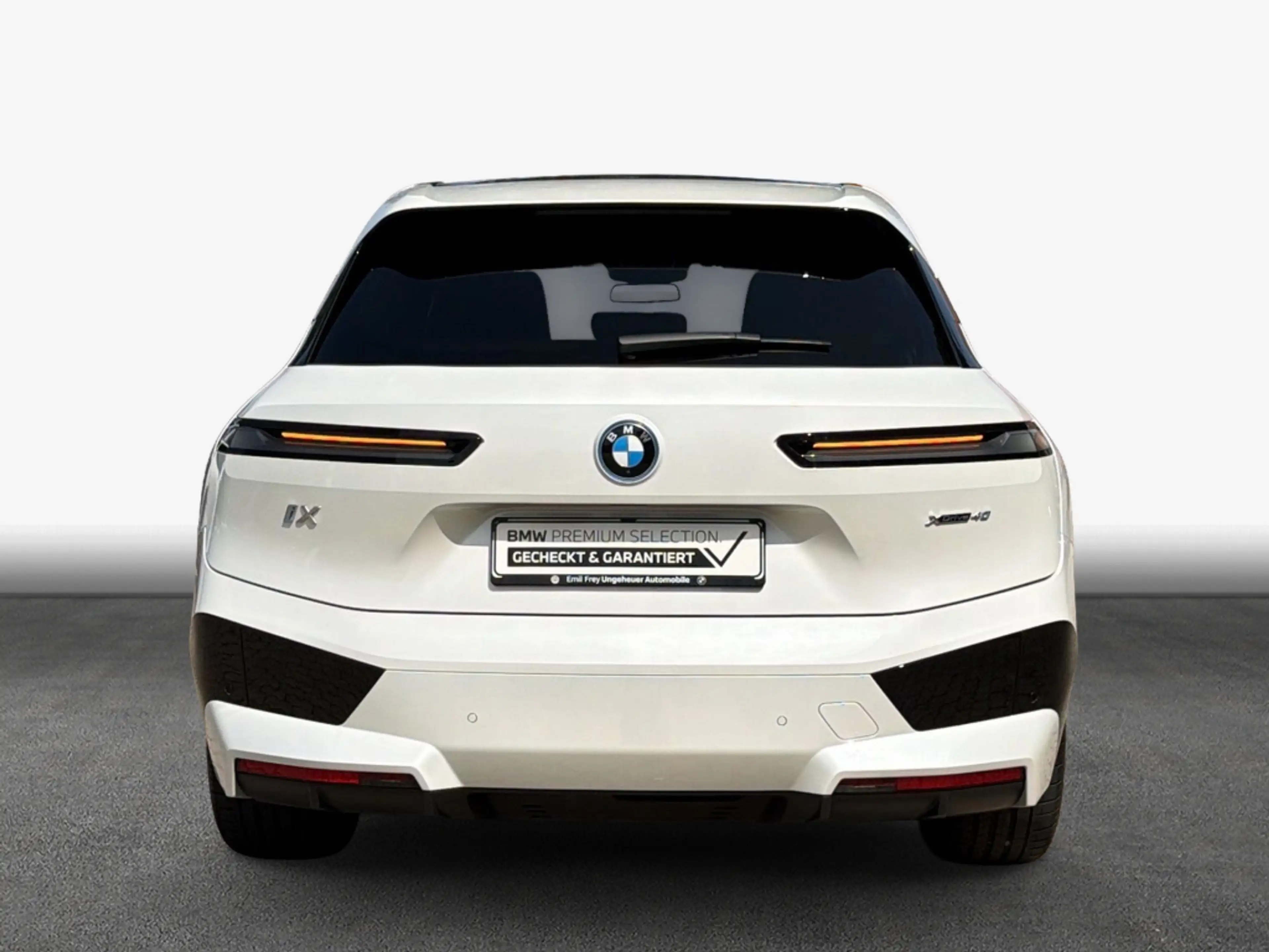 BMW iX xDrive40, AHK, PanoramaGlasdach, SHZ — photo 6