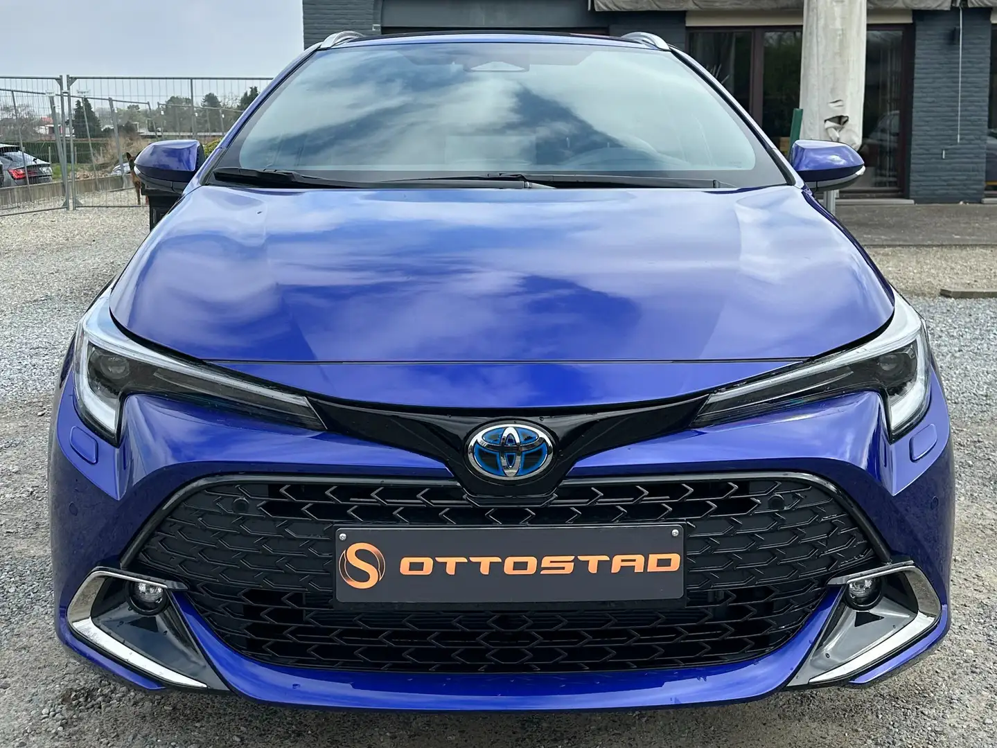 Toyota Corolla TS 1.8 Hybrid Style Bleu - 2