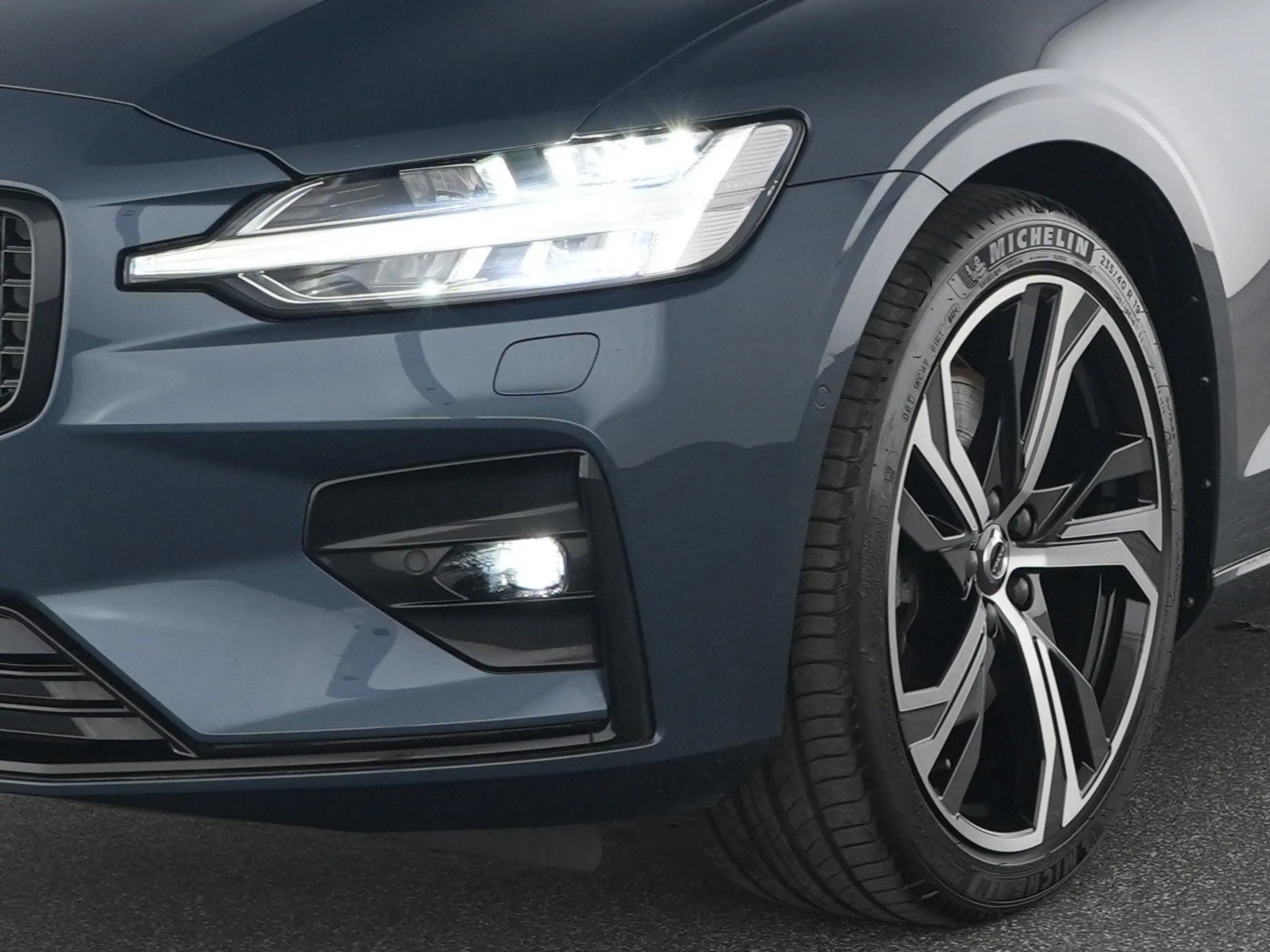Volvo S60 B5 Benzin AWD Ultimate Dark B&W-SOUND*STHZ — photo 8
