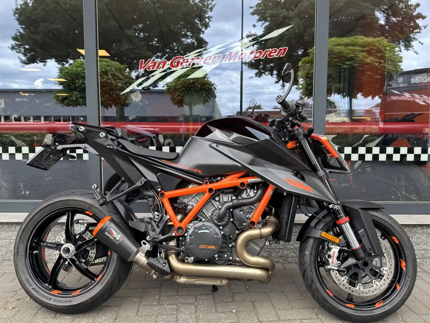 KTM 1290 Super Duke R SUPERDUKE - 1