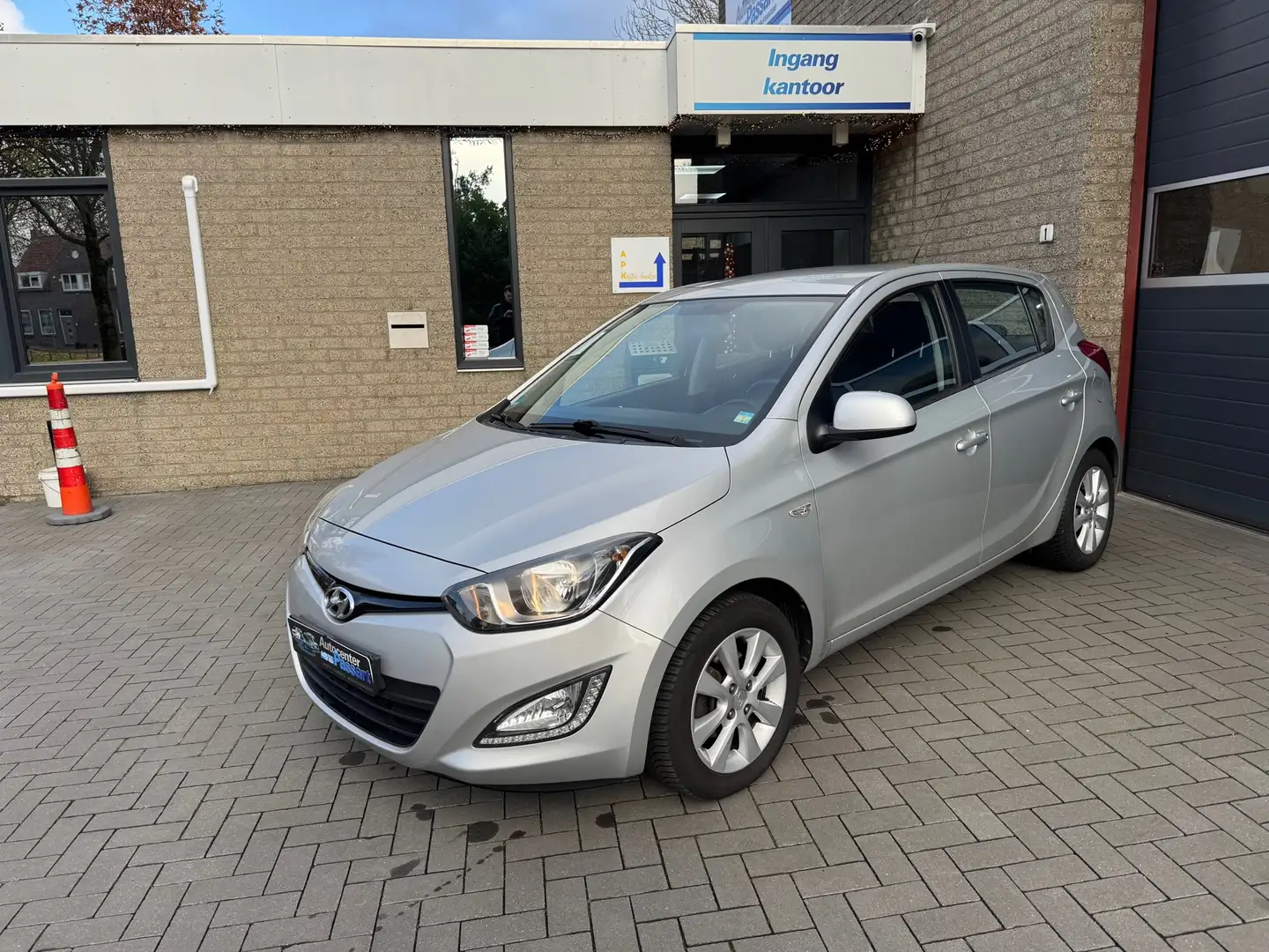 Hyundai i20 1.2i i-Motion Gris - 2