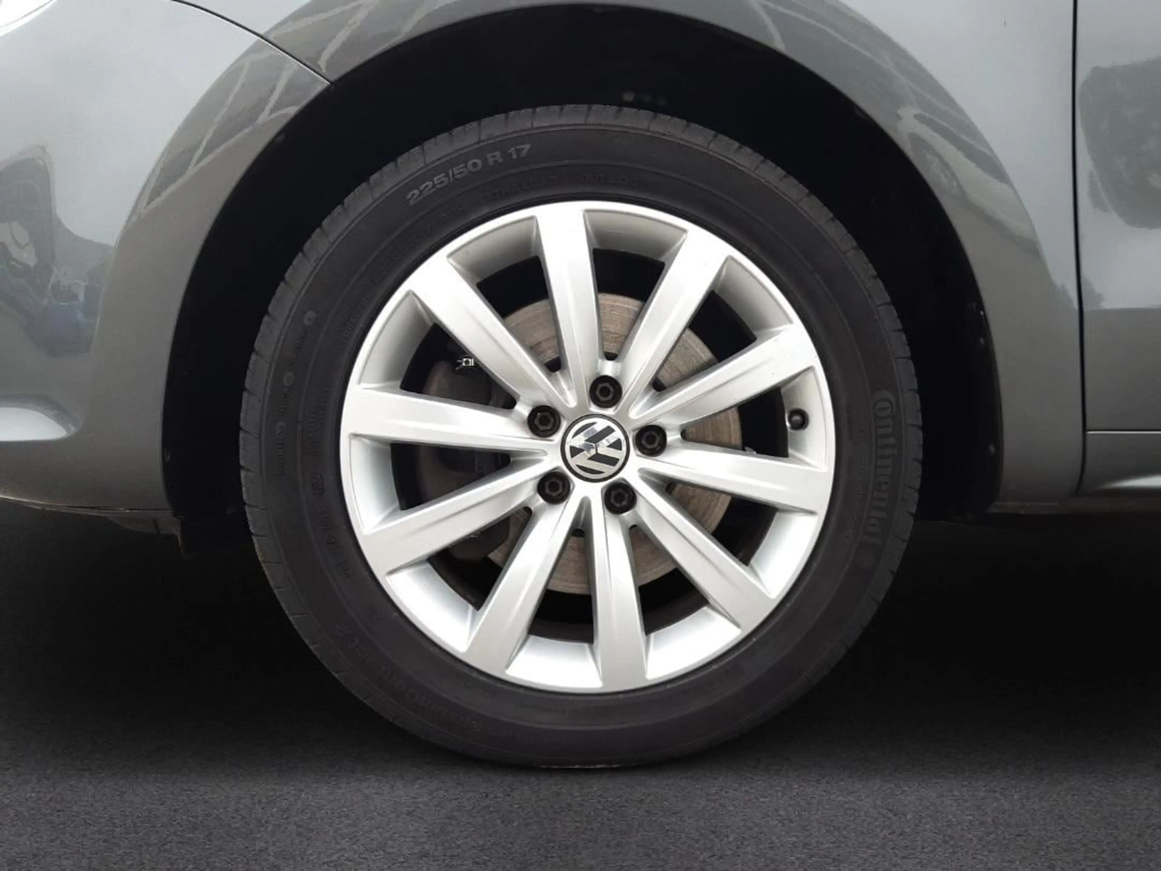 Volkswagen Sharan Highline — photo 11