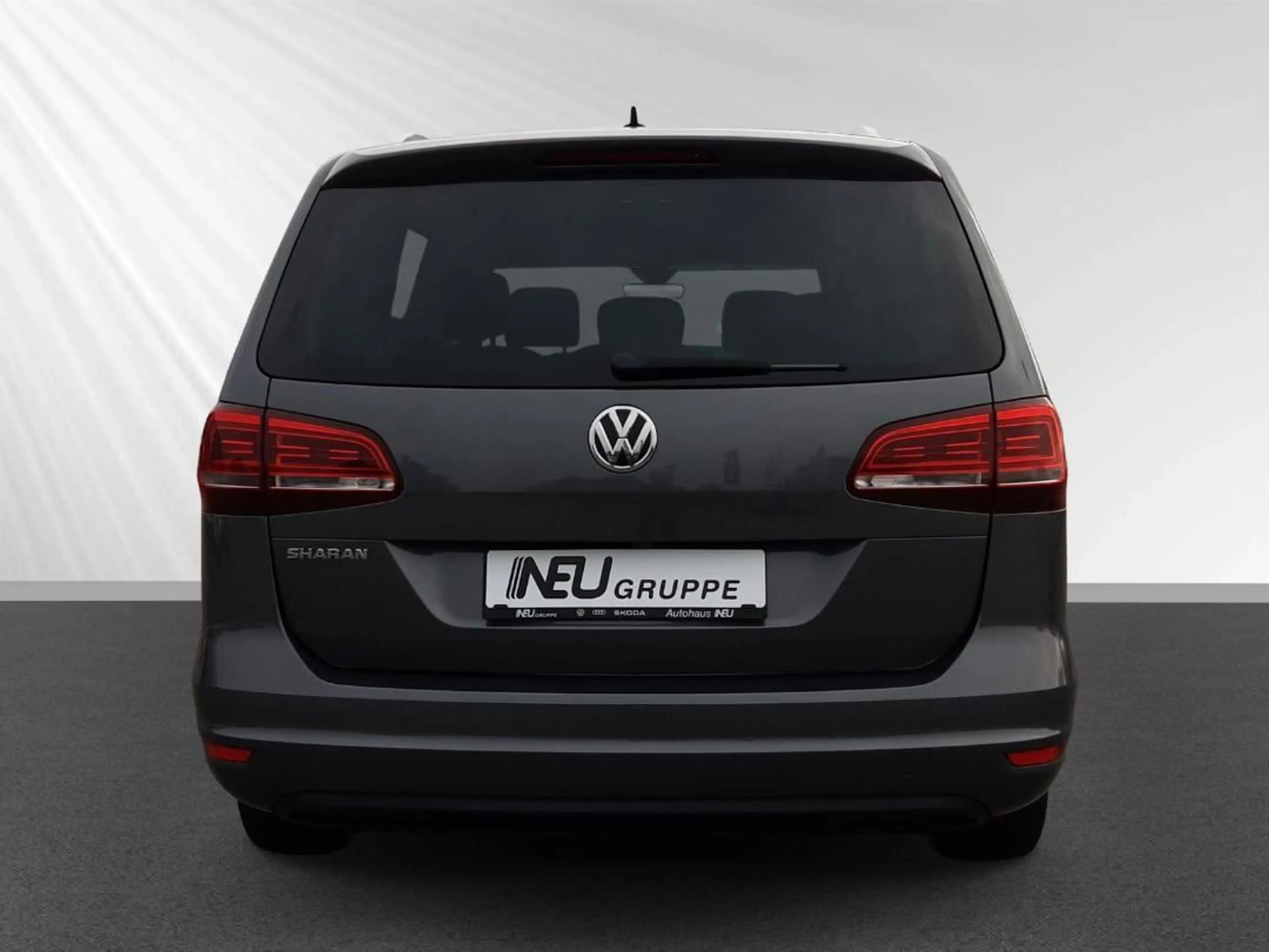 Volkswagen Sharan Highline — photo 12