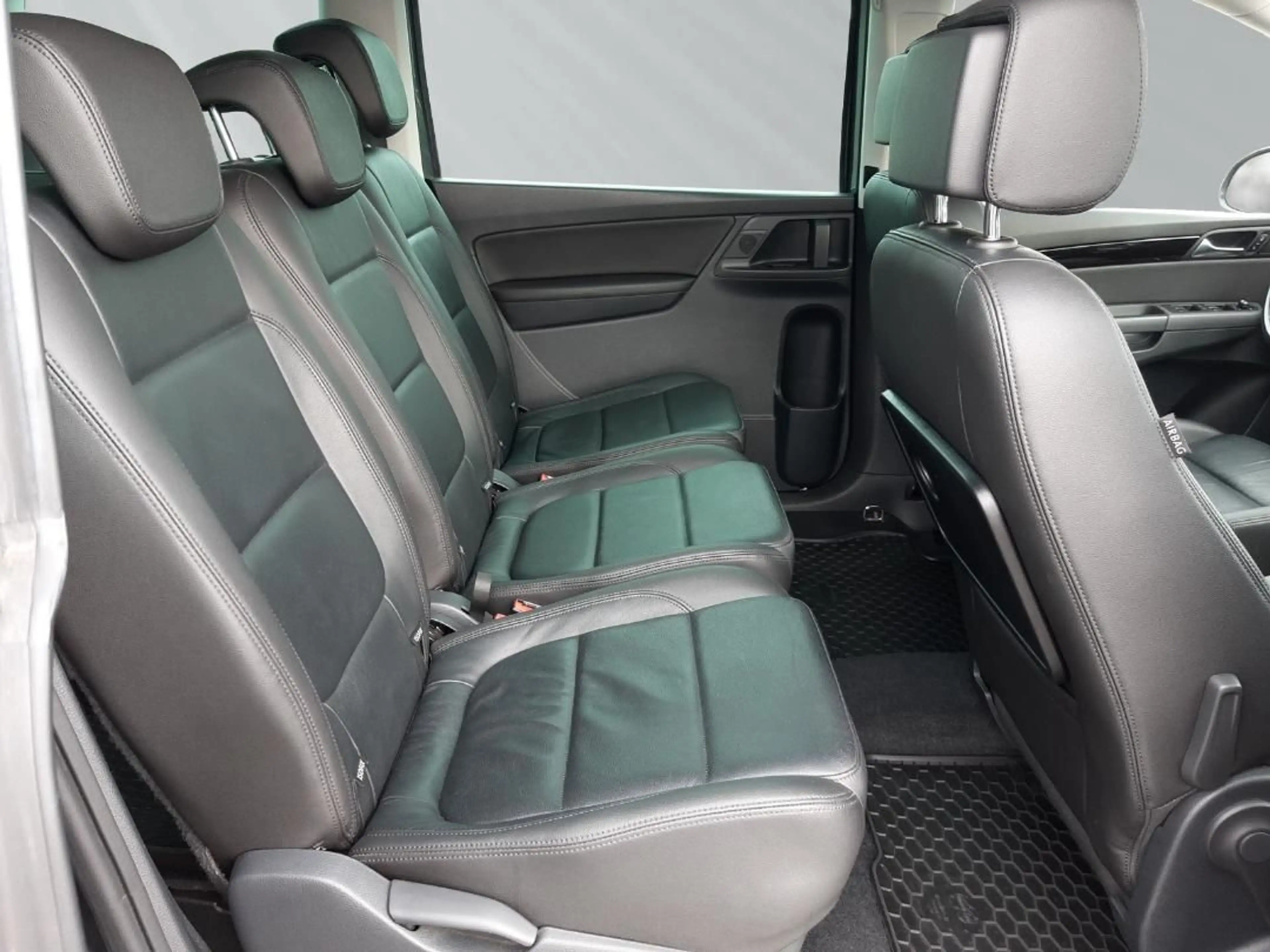 Volkswagen Sharan Highline — photo 5