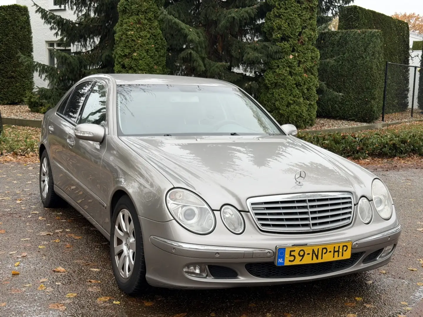 Mercedes-Benz E 200 K. Elegance Gris - 1
