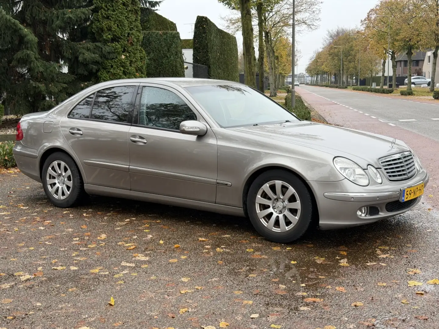 Mercedes-Benz E 200 K. Elegance Gris - 2