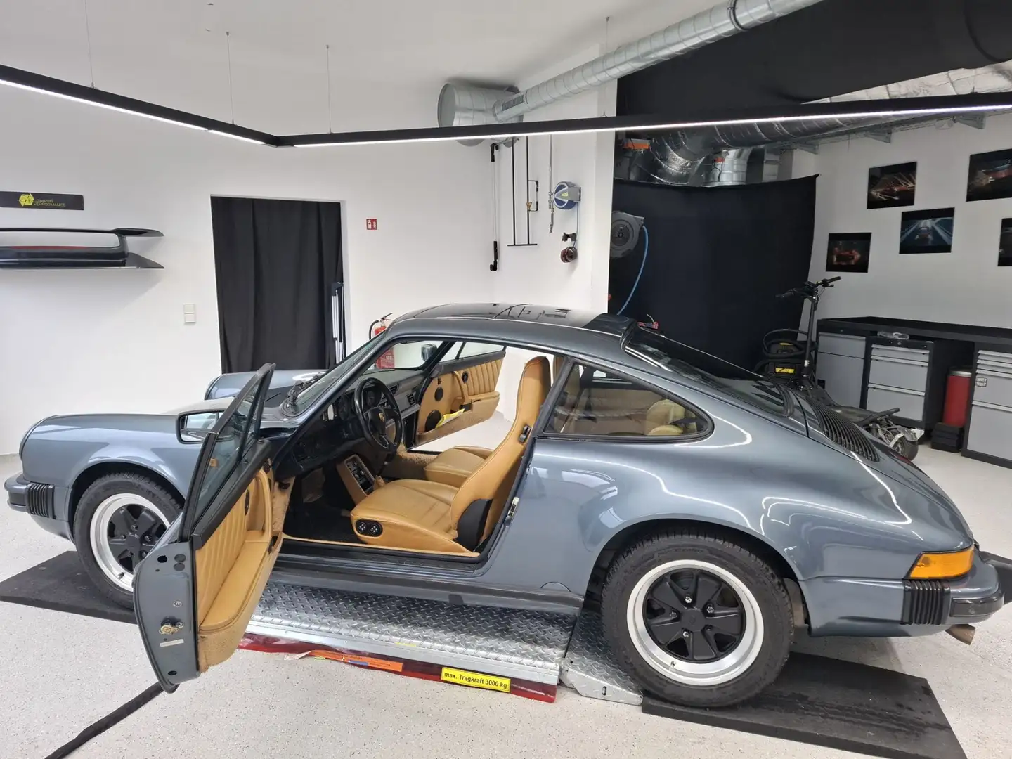 Porsche 911 Carrera G-Modell Coupé Blau - 1