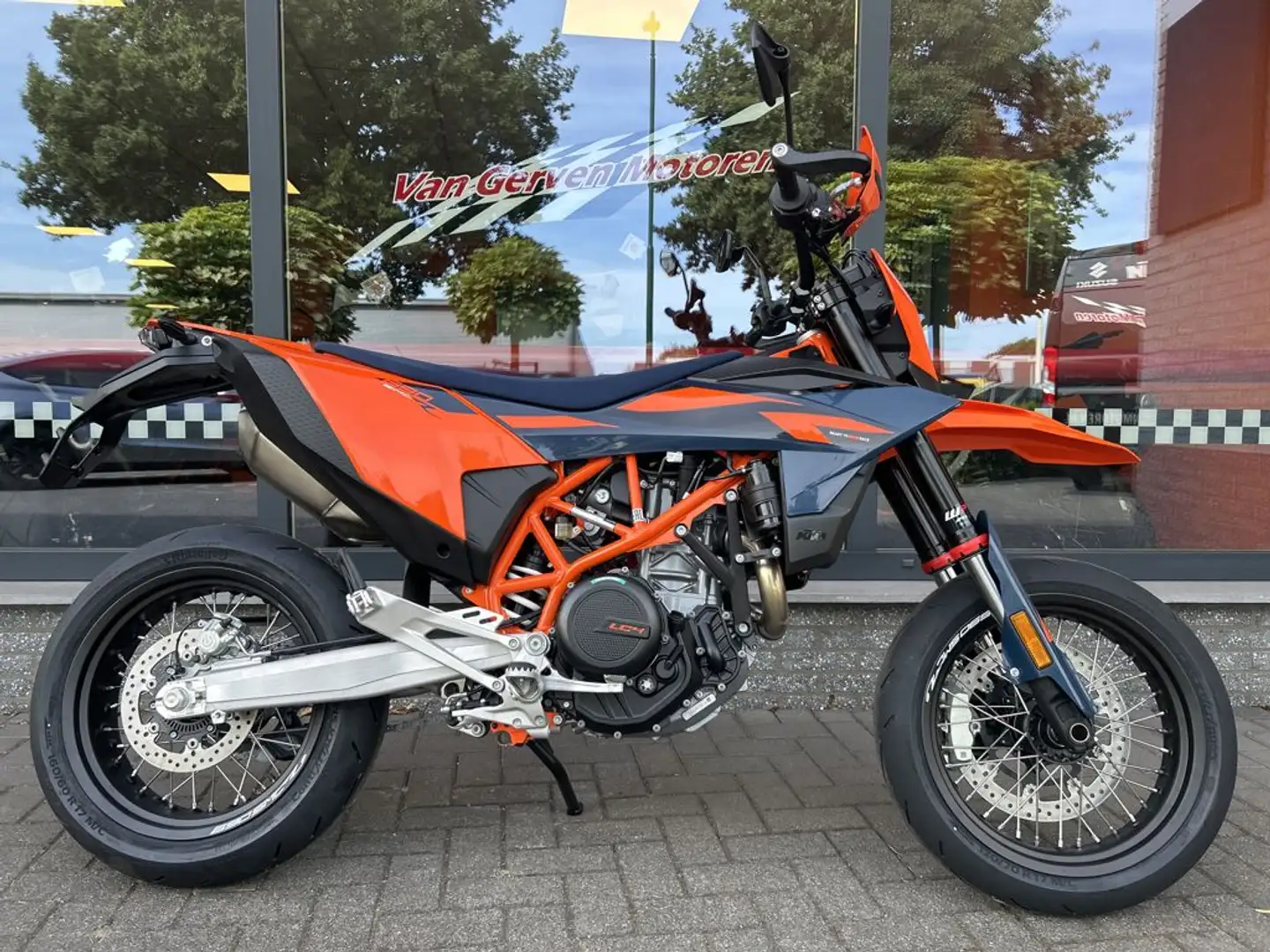 KTM 690 SMC R - 1