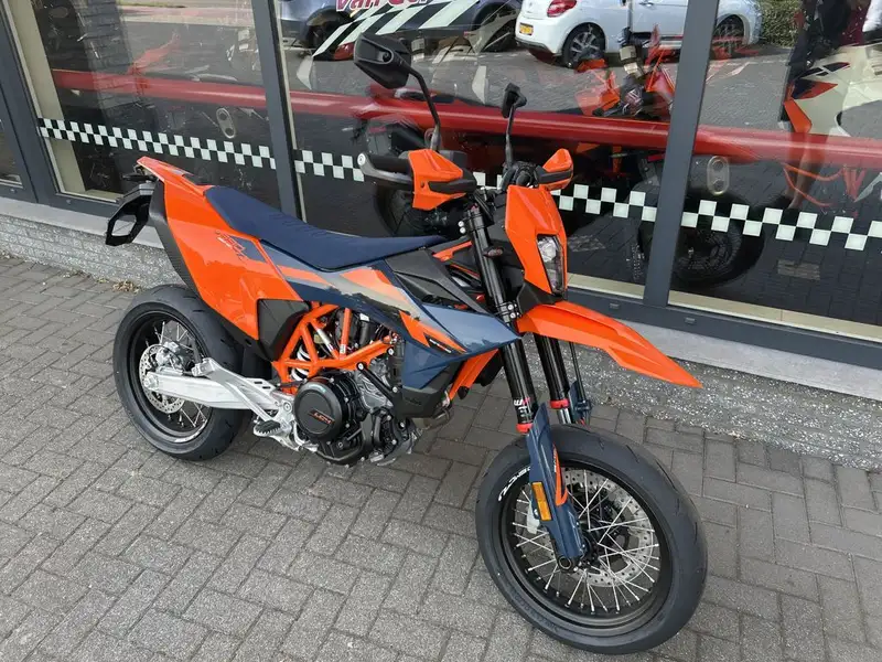 KTM 690 SMC R - foto 2
