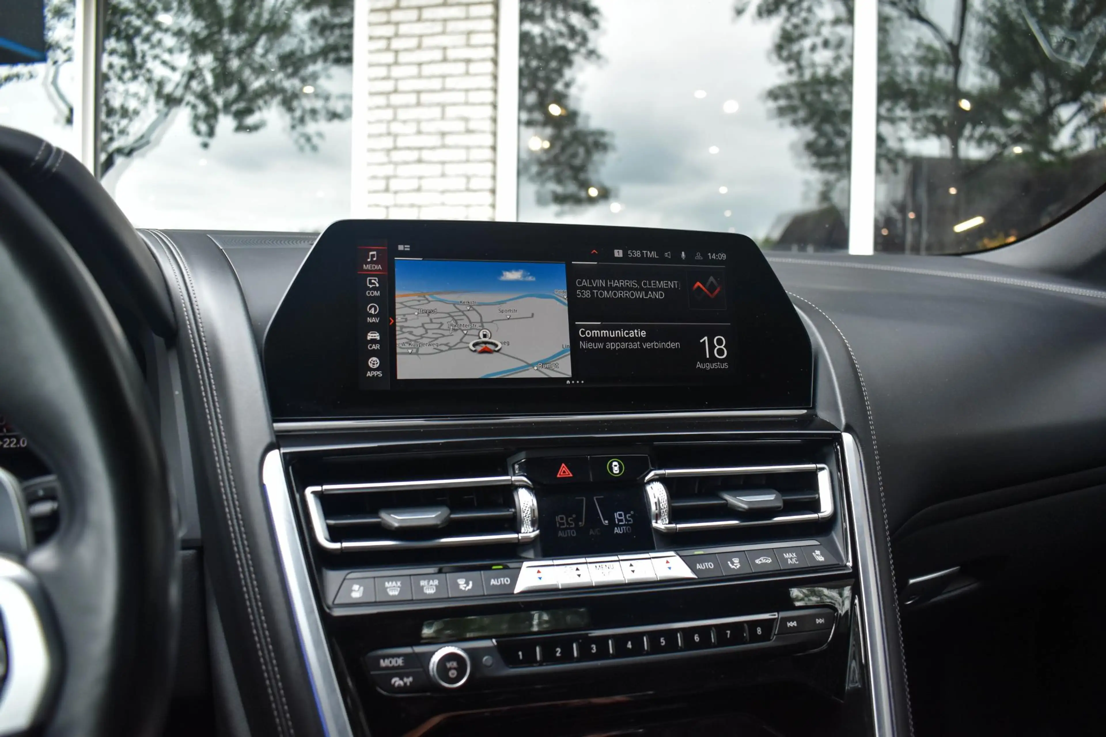 BMW 840 8-serie 840i xDrive High Executive M-Sport Zitklim — photo 38