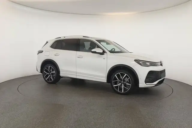 Volkswagen Tiguan view 5