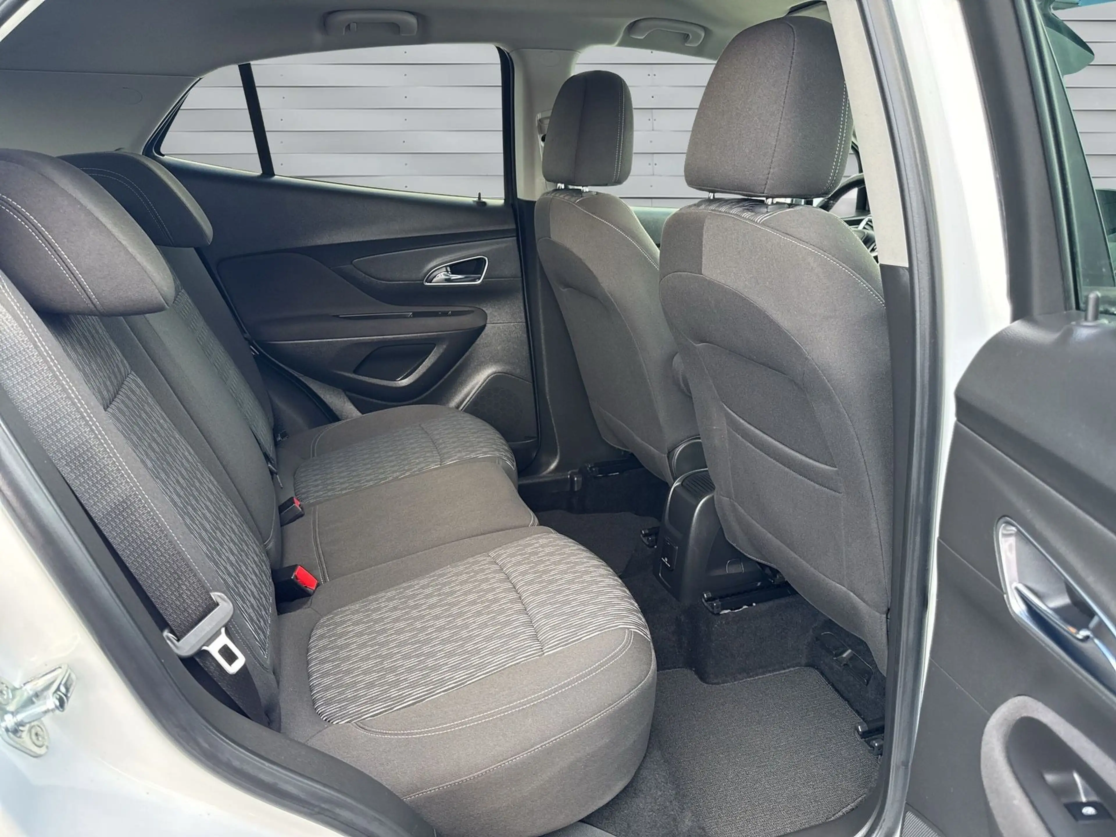 Opel Mokka 1.4 TÜV,NAVI,AHK,PDC,KLIMA,STANDHEIZUNG — photo 14