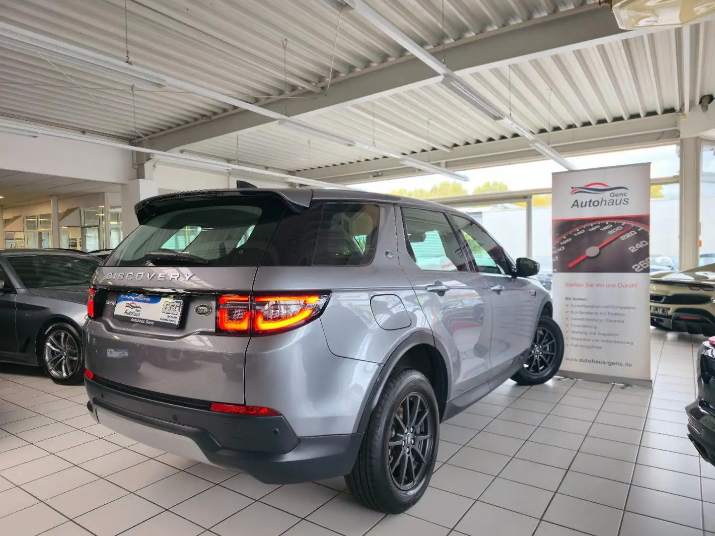 Land Rover Discovery Sport AWD Kamera LED Scheinwerfer AHK Grau - 2