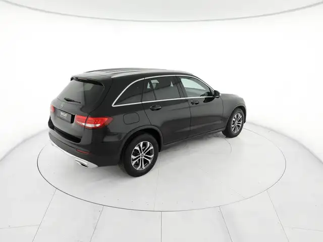 Mercedes-Benz GLC view 4