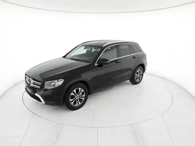 Mercedes-Benz GLC view 2