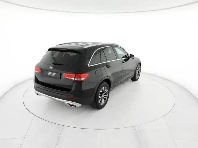 Mercedes-Benz GLC view 3