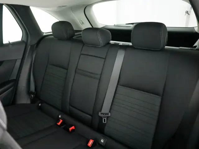 Mercedes-Benz GLC view 14