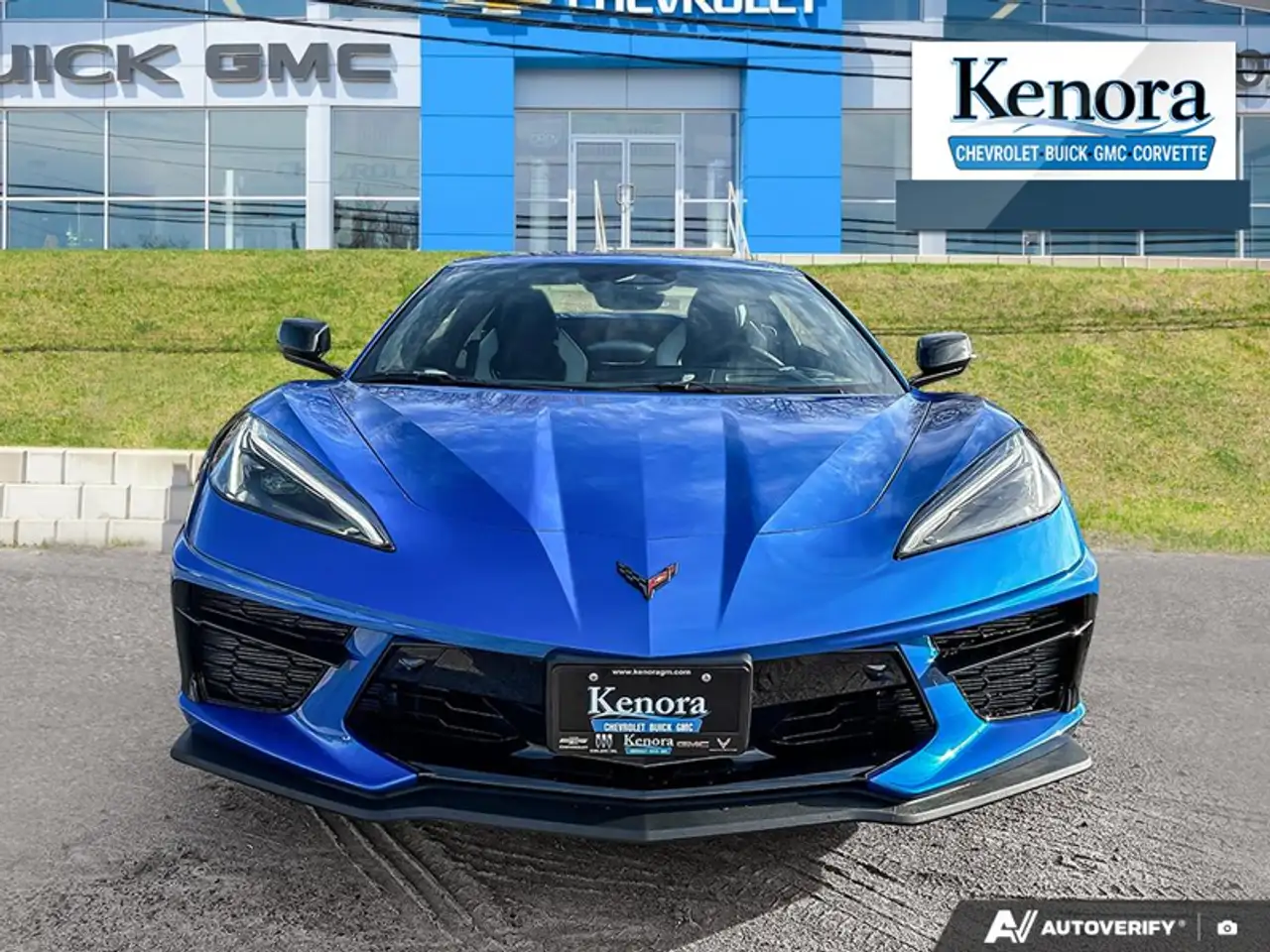 Chevrolet Corvette снимка Chevrolet Corvette