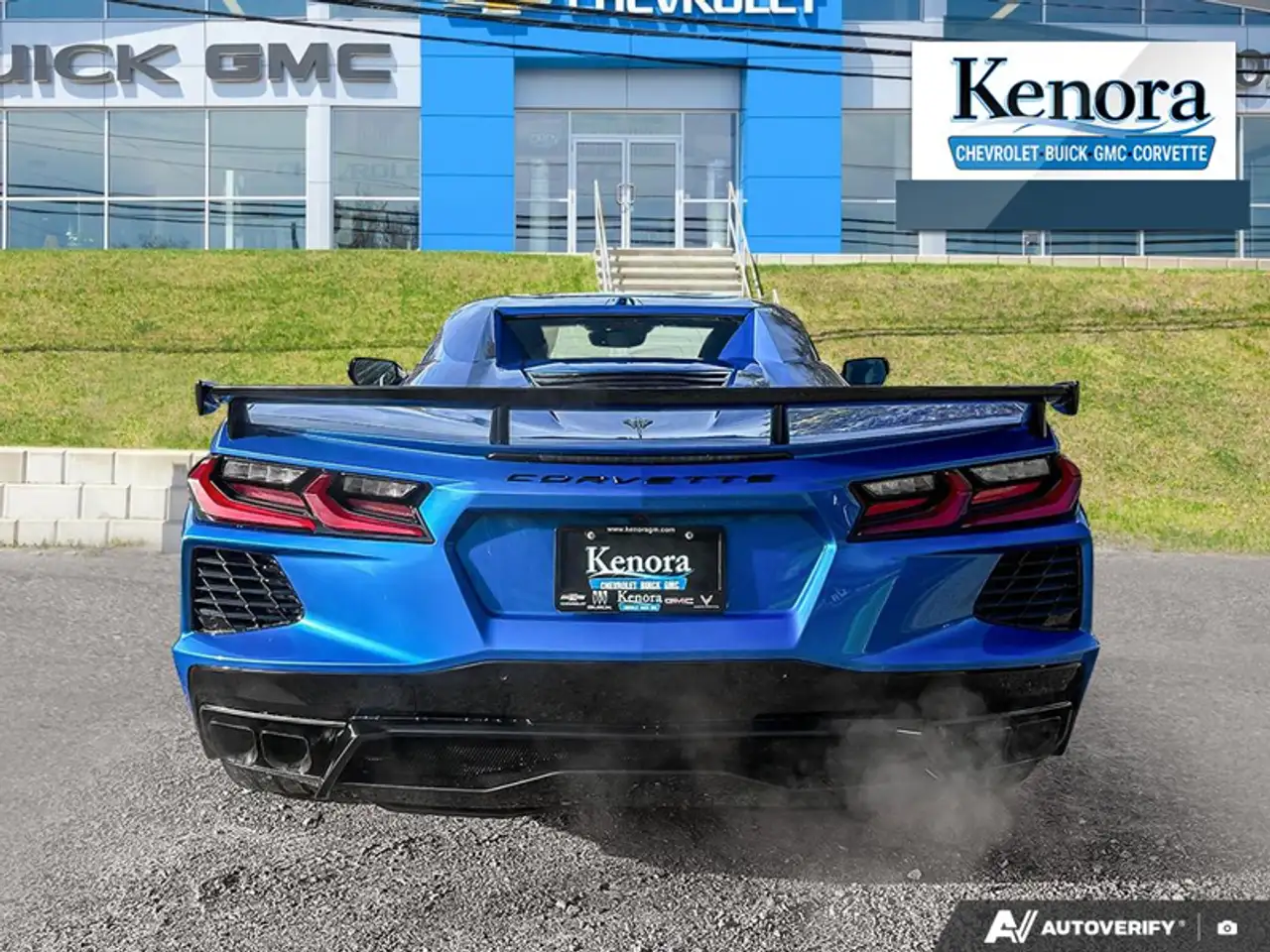 Chevrolet Corvette снимка Chevrolet Corvette