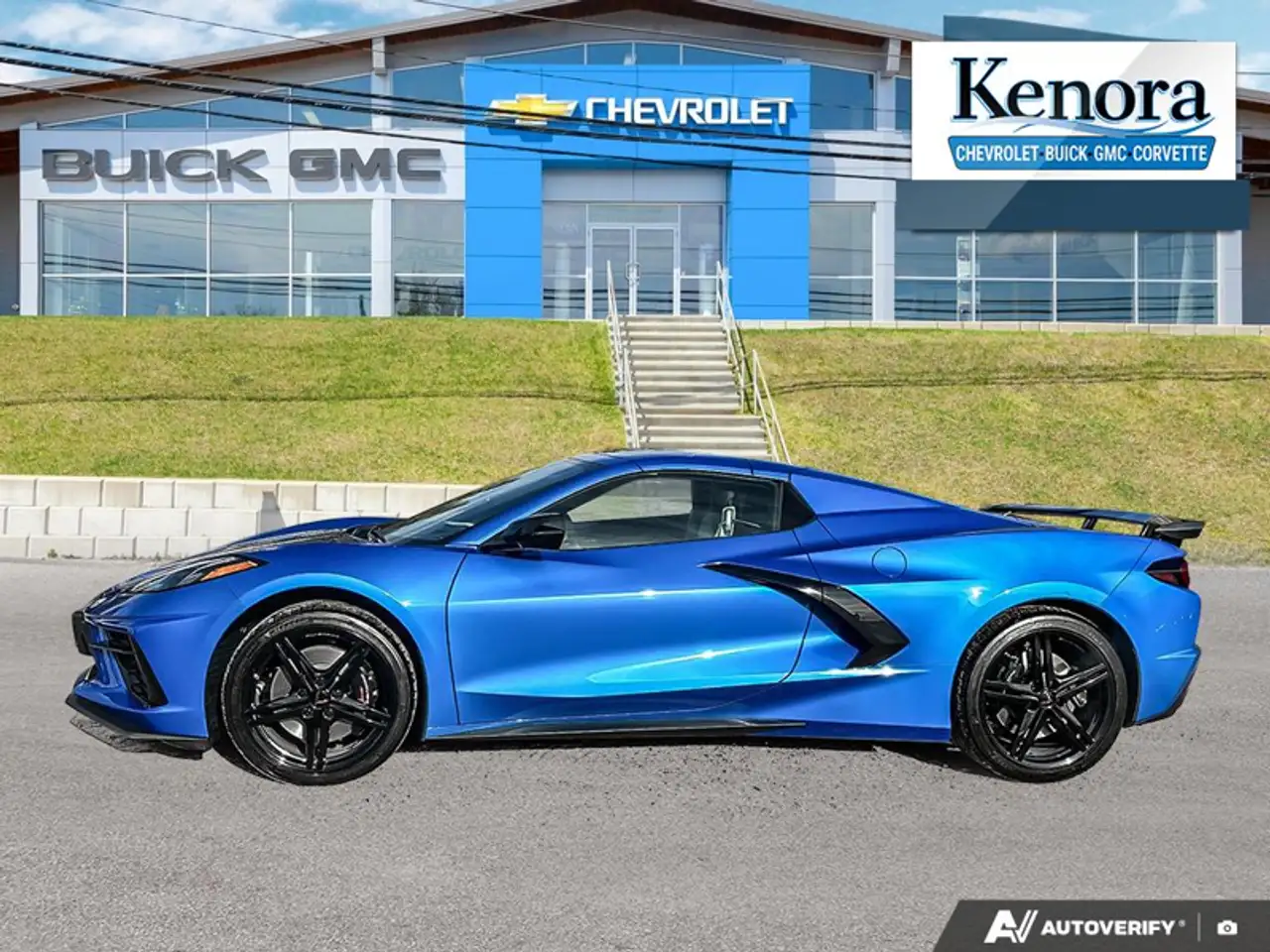 Chevrolet Corvette снимка Chevrolet Corvette