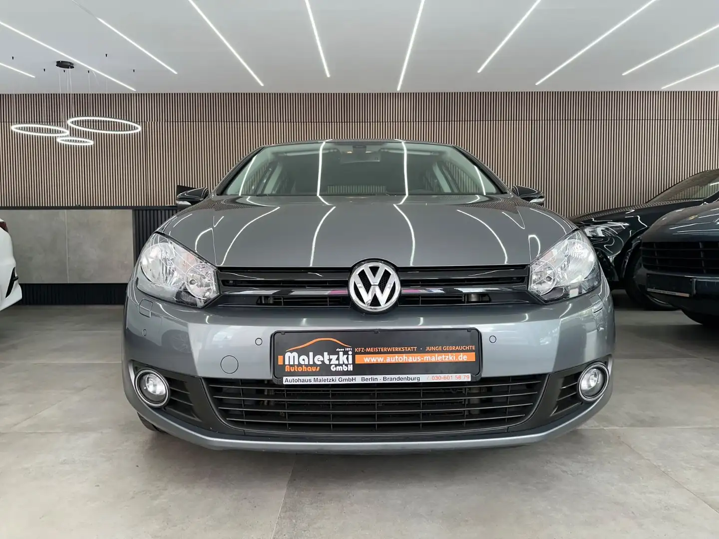 Volkswagen Golf VI 1.4 TSI Match*1.Hand*Lichtsensor*Navi* Gris - 2