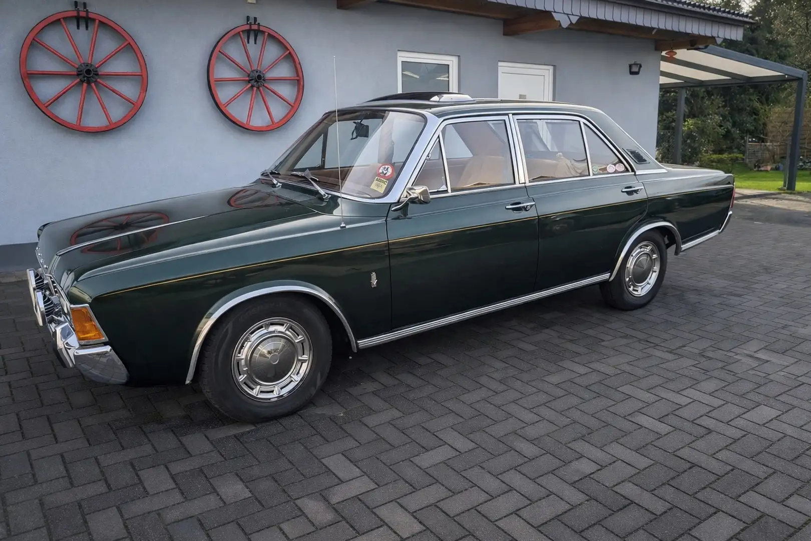 Ford Taunus Oldtimer 20M XL 2300 S (1971) Verde - 1