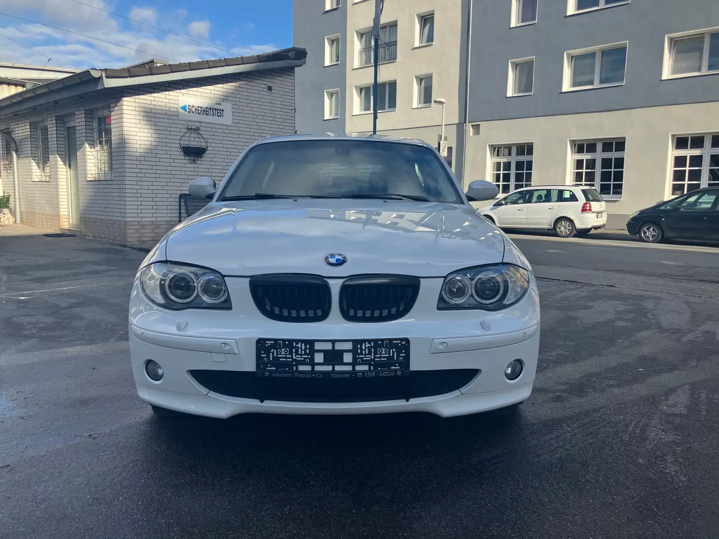 BMW 130 130i 5 Türer Automatik, Leder, Xenon, Navi, PDC Blanc - 2