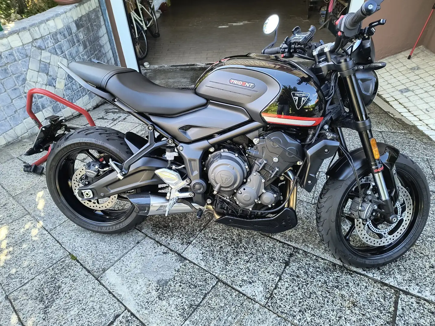 Triumph Trident 660 Чёрный - 1