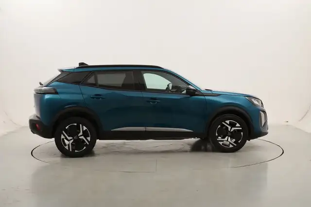 Peugeot 2008 view 6