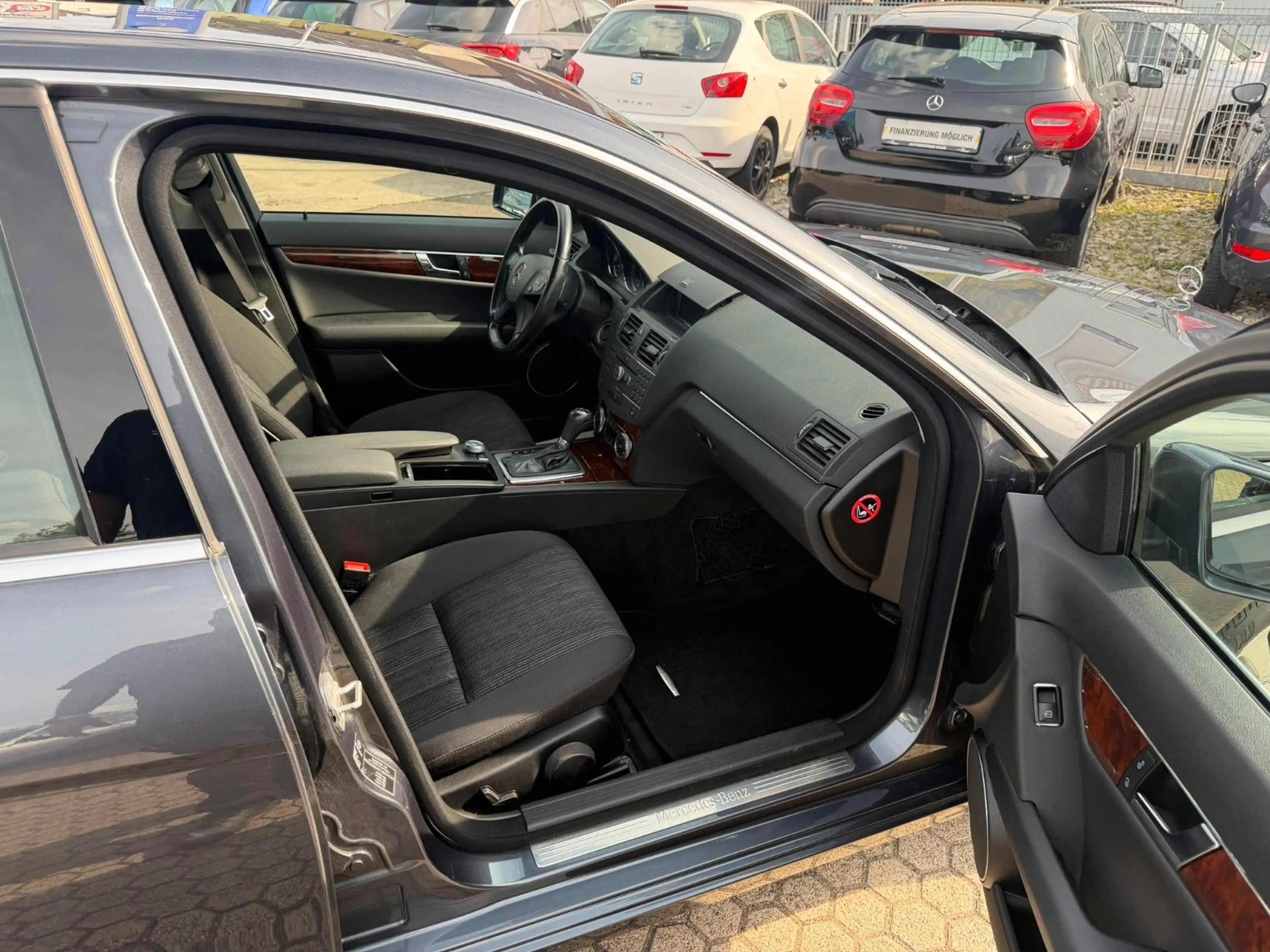 Mercedes-Benz C 180 Kompressor AUTOMATIK/SHZ/AHK — photo 9