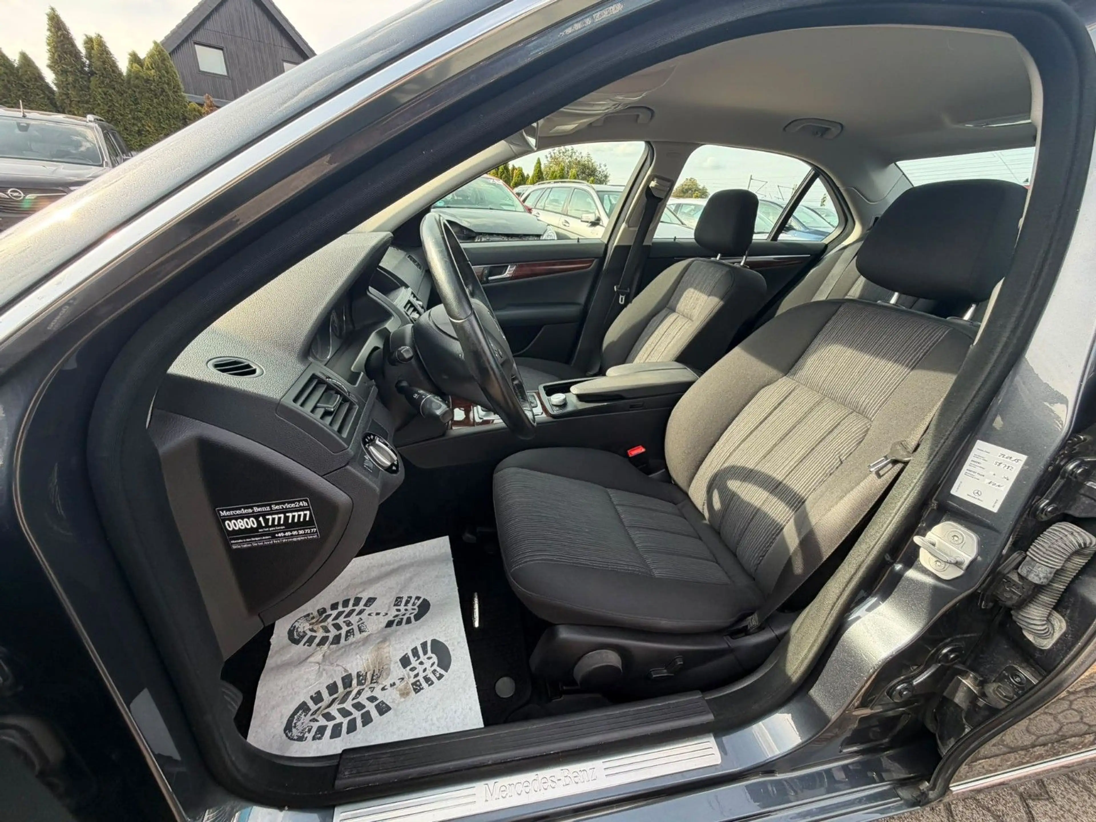 Mercedes-Benz C 180 Kompressor AUTOMATIK/SHZ/AHK — photo 14