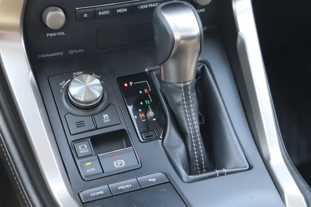 Lexus NX снимка Lexus NX