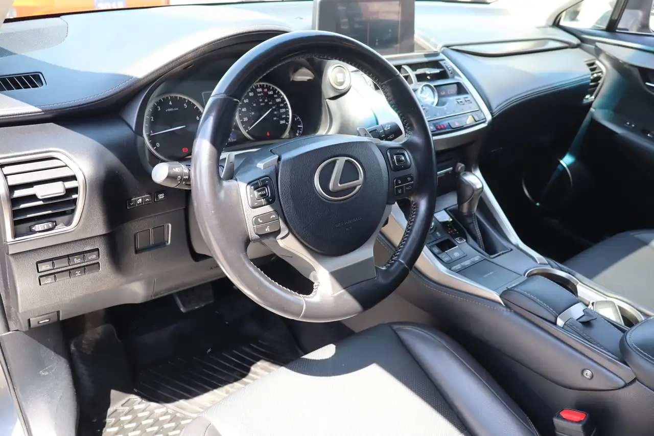 Lexus NX снимка Lexus NX