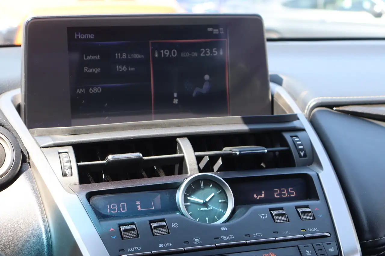 Lexus NX снимка Lexus NX