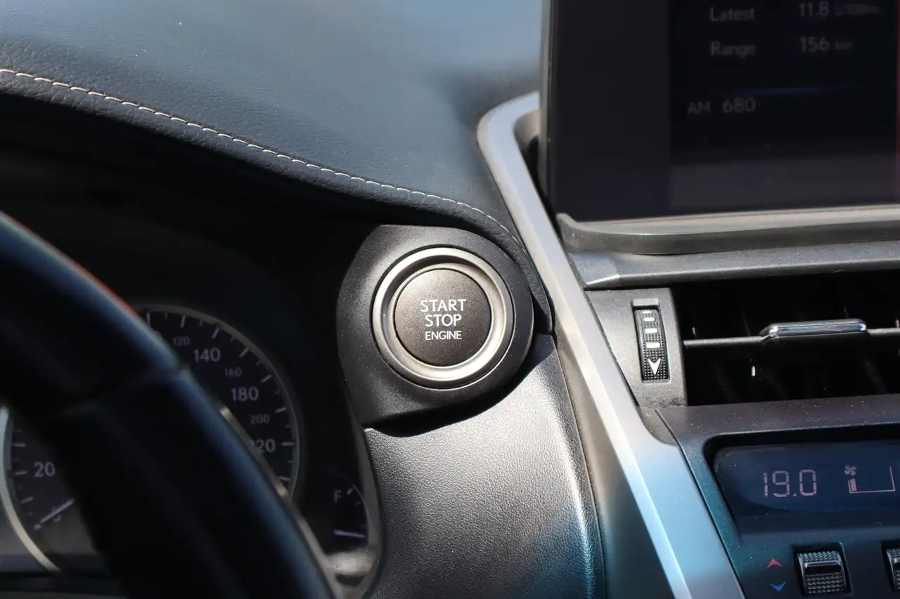 Lexus NX снимка Lexus NX