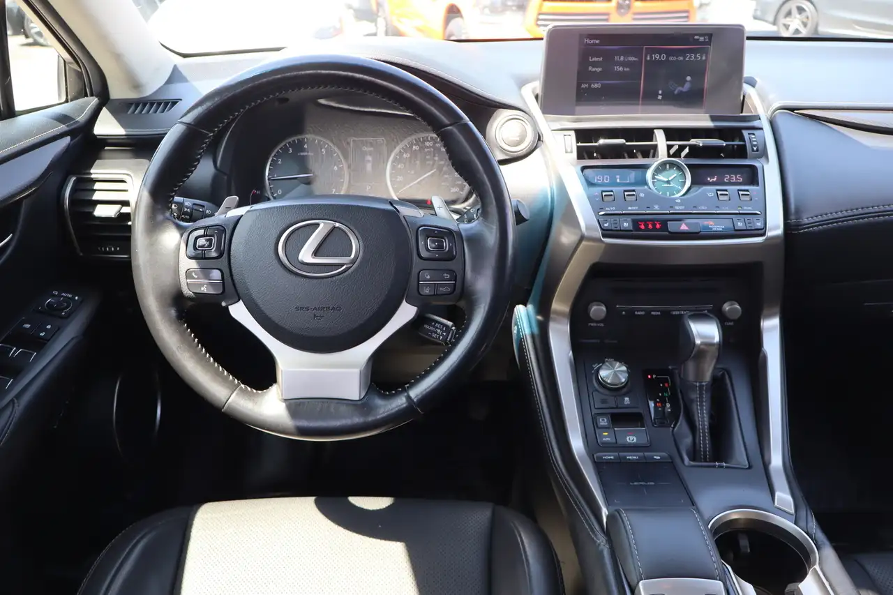 Lexus NX снимка Lexus NX