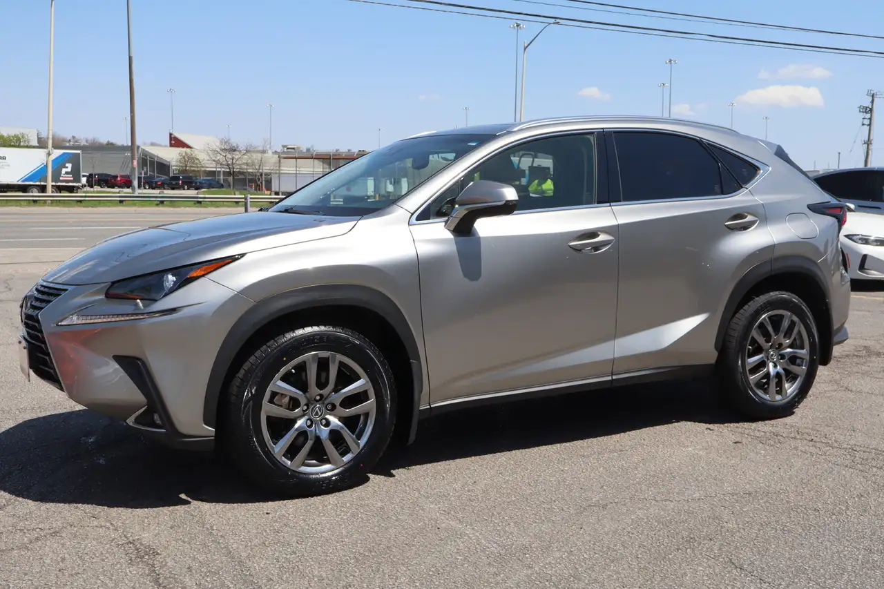 Lexus NX снимка Lexus NX