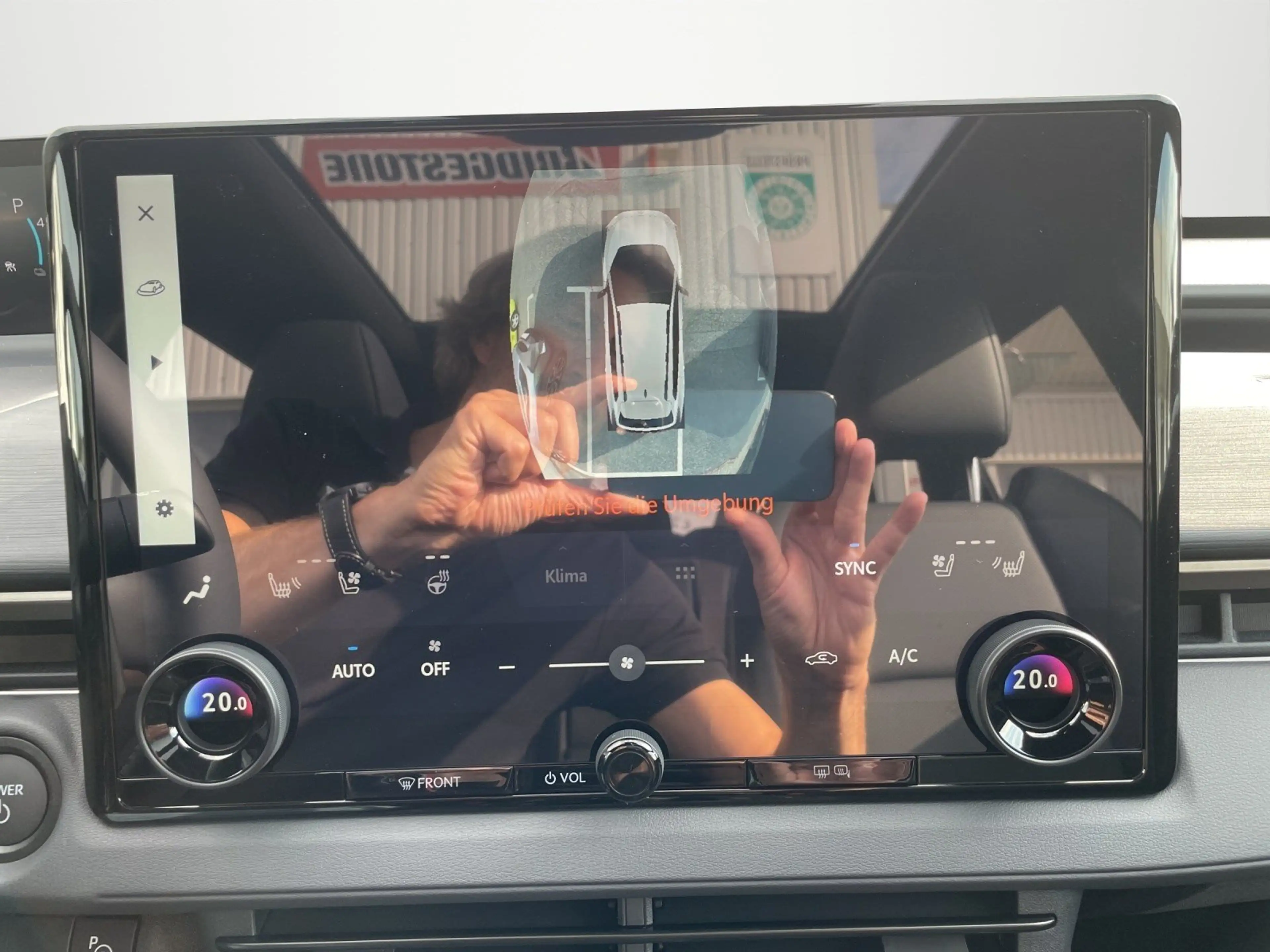 Toyota bZ4X Touring AWD Lounge — photo 14