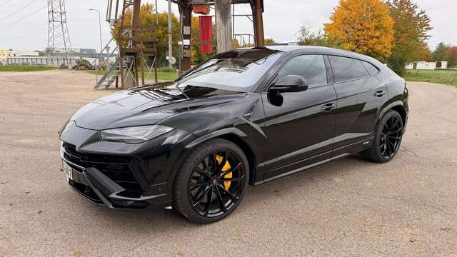Imagine Lamborghini Urus S Panorama 23Zoll Massage B&O