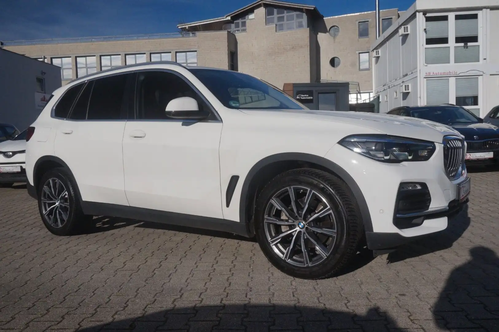 BMW X5 xDrive Aut*NAVi*LEDER*ACC*SPUR*360-KAMERA*LED Weiß - 1