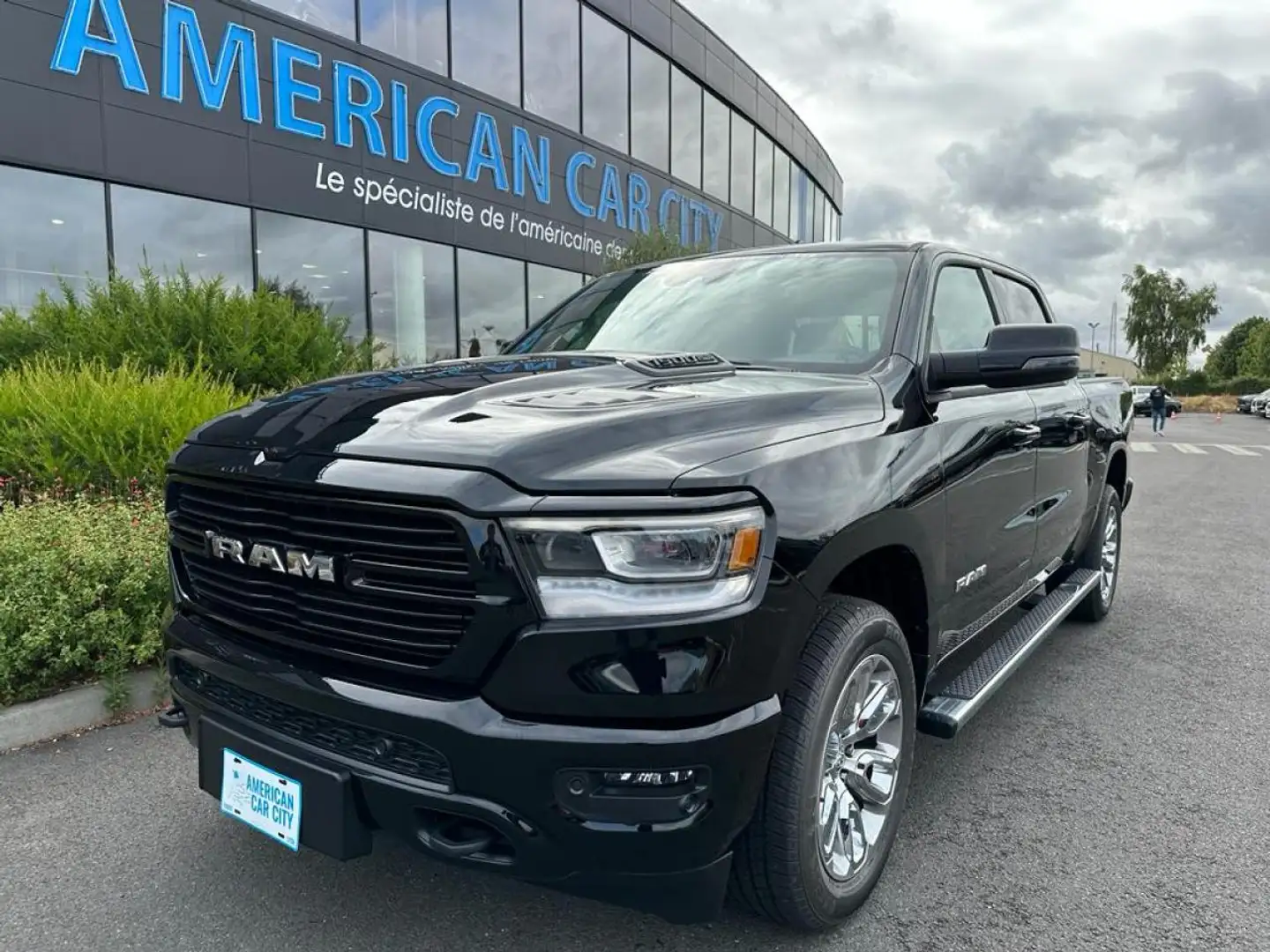 Dodge RAM 1500 CREW LARAMIE SPORT AIR ETORQUE Negru - 1