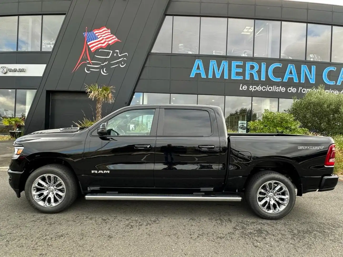 Dodge RAM 1500 CREW LARAMIE SPORT AIR ETORQUE Negru - 2