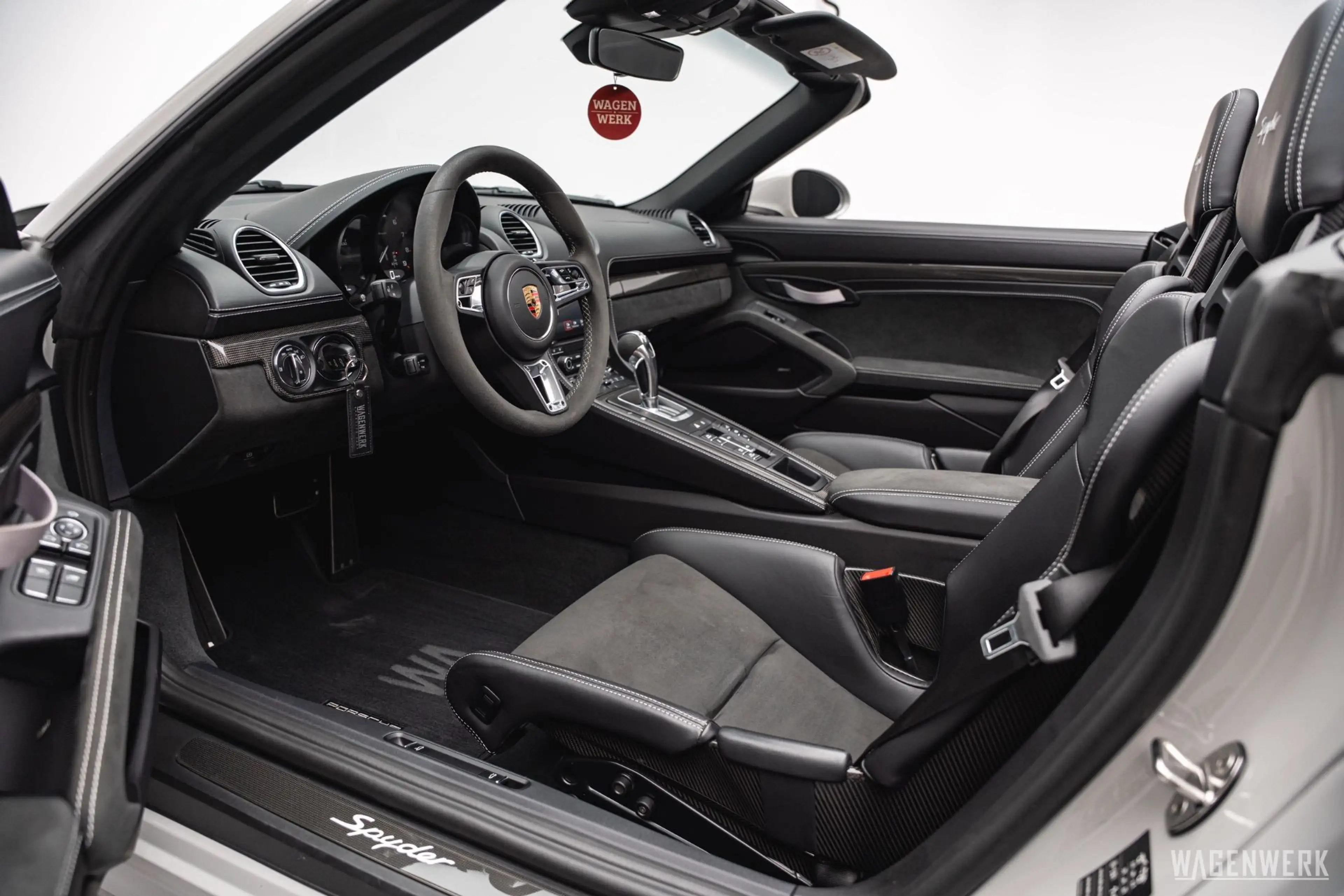 Porsche 718 Spyder PDK SCHALENSITZE CARBONPAKET PDLS+ BOSE — photo 4