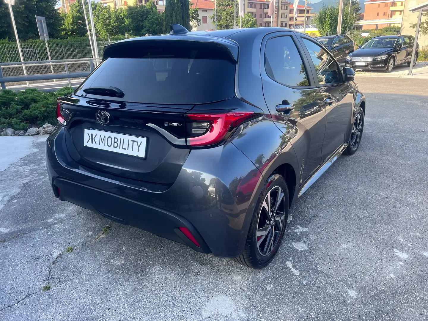 Toyota Yaris Yaris 1.5h Trend+ Comfort Pack Grigio - 2