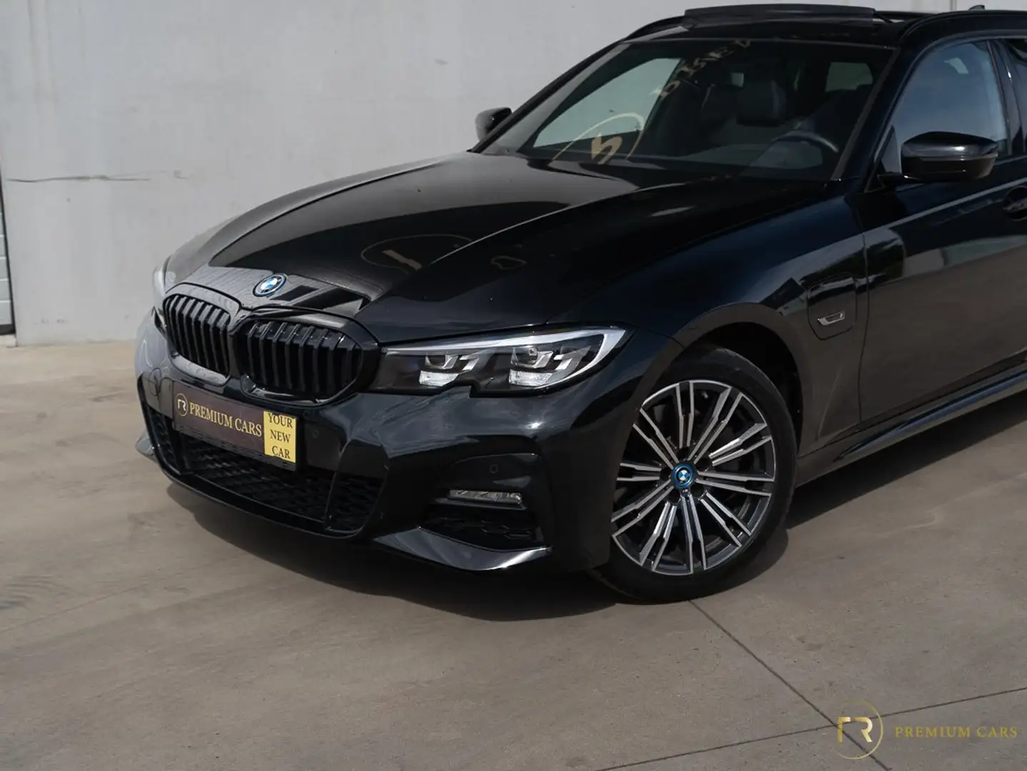 BMW 320 e l Touring l M-Pack l Pano l Shadow l Cam l PHEV Noir - 2