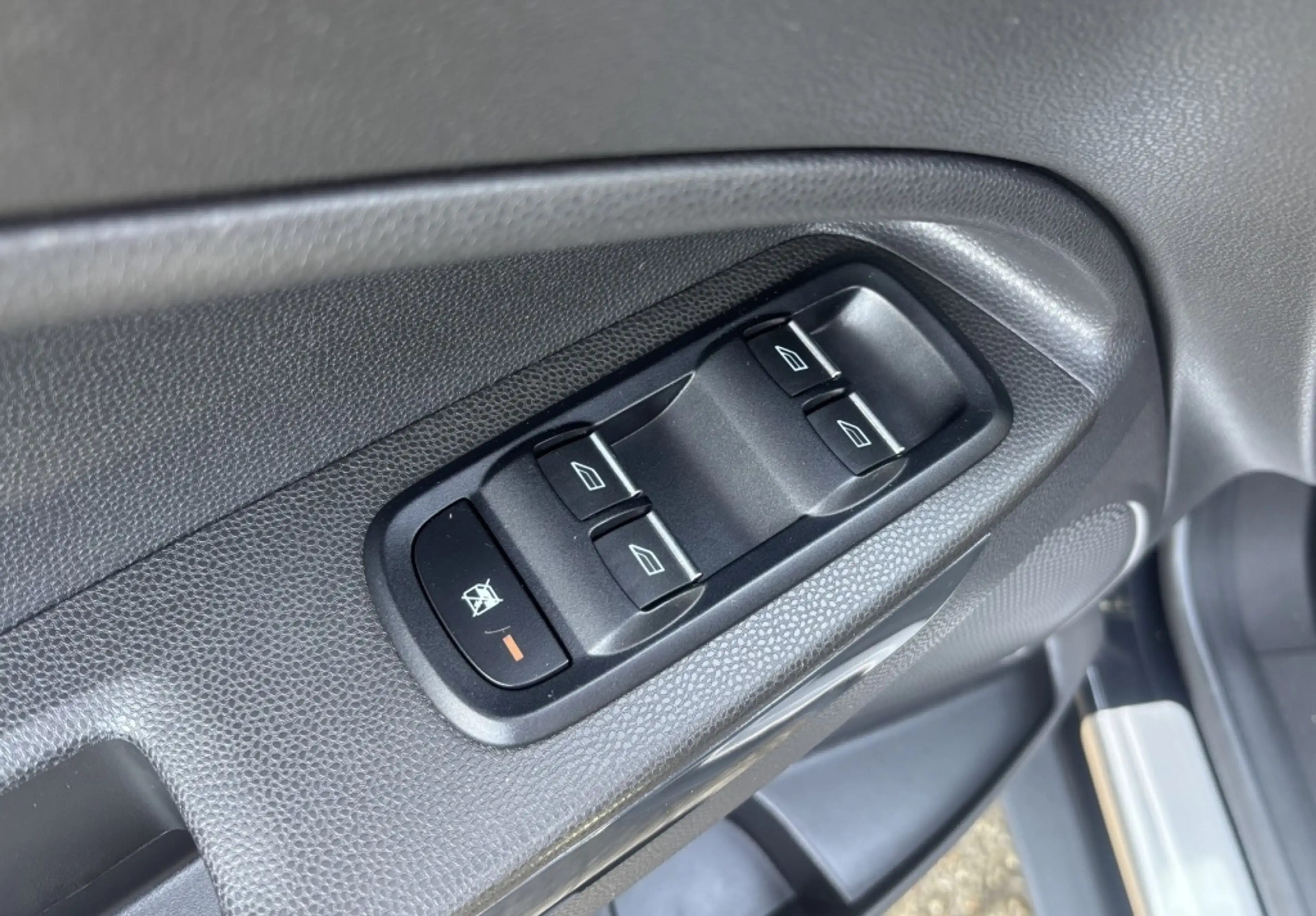 Ford EcoSport 1.0 EcoB. Titanium AIRCO/ECC / CRUISE CONTR. / WIN — photo 24